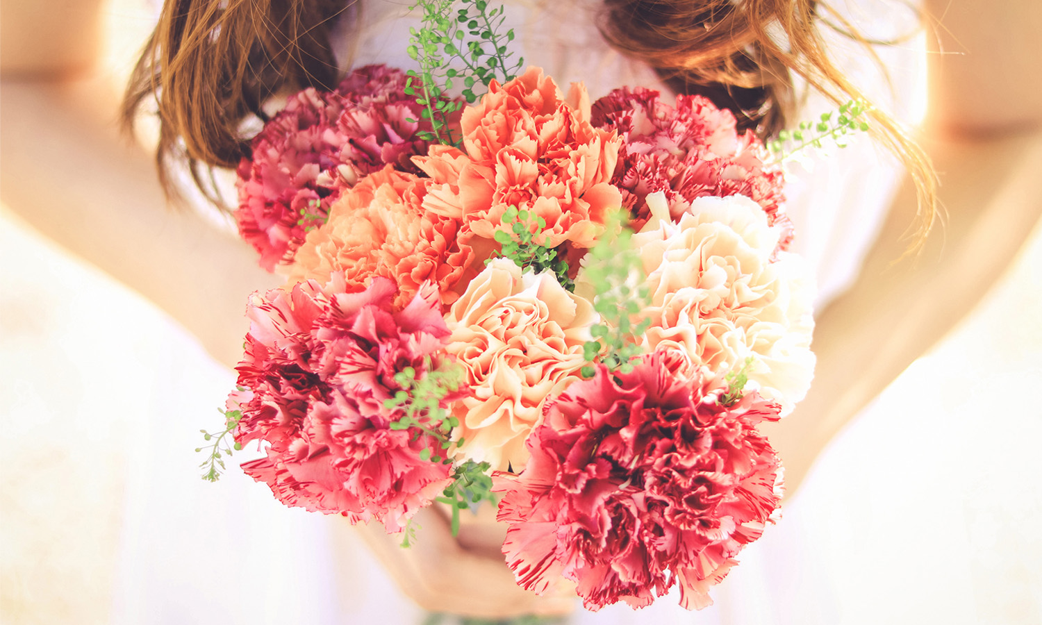 お客様ご依頼の母の日のカーネーションの花束の写真です♪